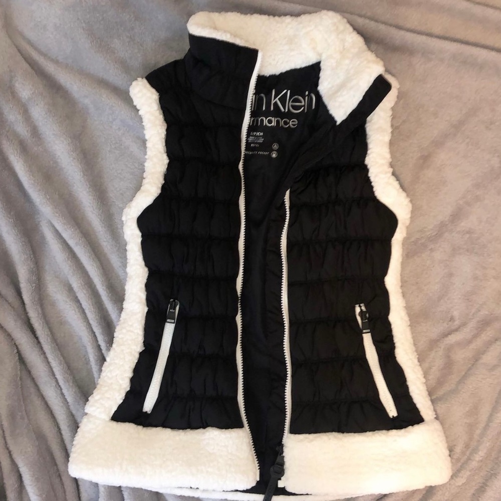 White Fleece / Black Bubble Calvin Klein Vest